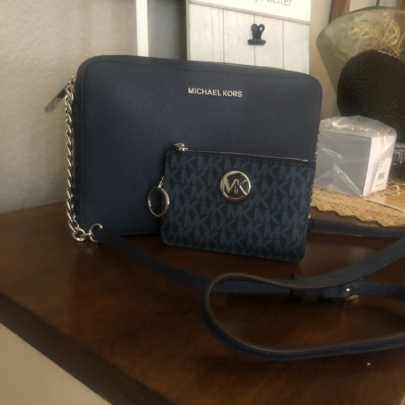 🦋New MK Jet Set crossbody and cardholder - Picture 6 of 6